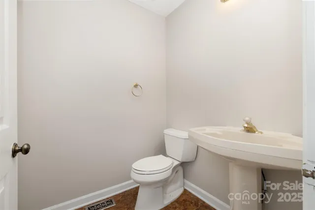 $324,900 | 7114 Kinsmore Lane, Charlotte, NC 28269