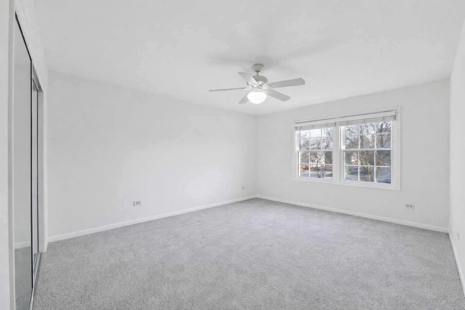 1500 Gordon Terrace Deerfield, IL 60015 - Photo 24 of 36 an empty room with a window