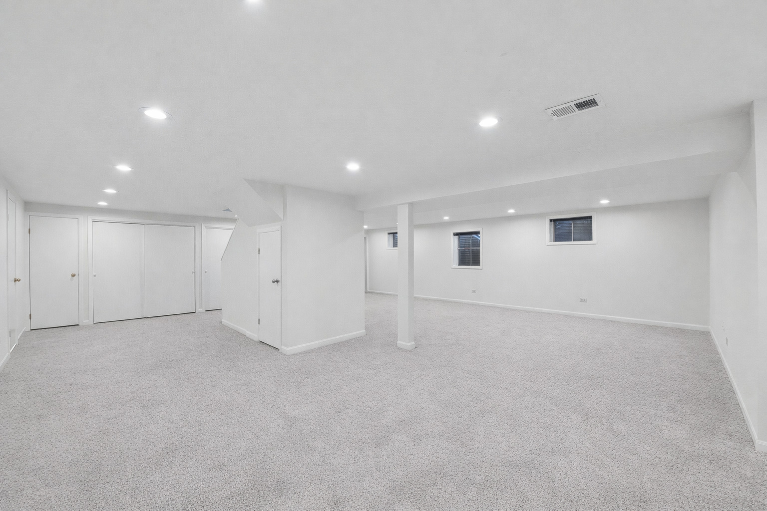 1500 Gordon Terrace Deerfield, IL 60015 - Photo 30 of 36 an empty room with white walls and windows