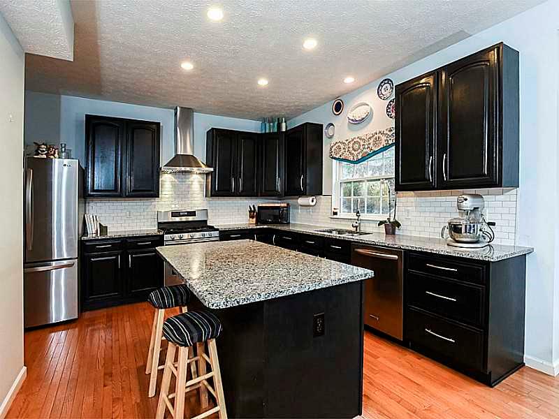 205 Field Club Circle McKees Rocks, PA 15136 - Photo 3 of 25 Kitchen.