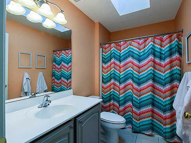 205 Field Club Circle McKees Rocks, PA 15136 - Photo 22 of 25 Full Bath.
