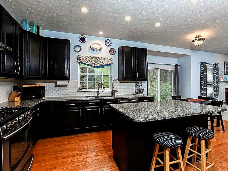 205 Field Club Circle McKees Rocks, PA 15136 - Photo 4 of 25 Kitchen.
