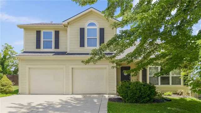 $385,000 | 3703 Clayton Drive, Leavenworth, KS 66048