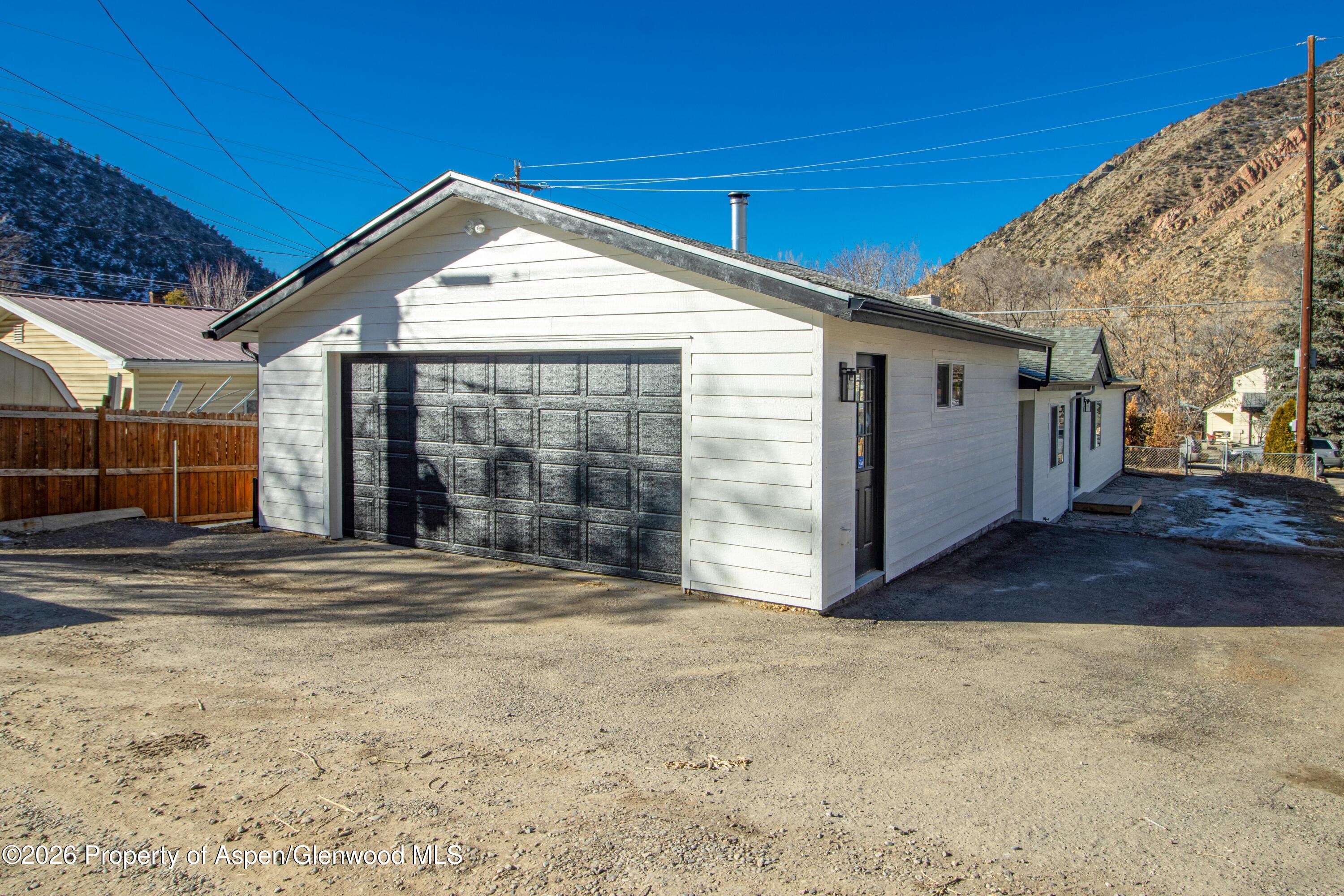 138 North 7th Street New Castle, CO 81647 - Photo 3 of 22 2