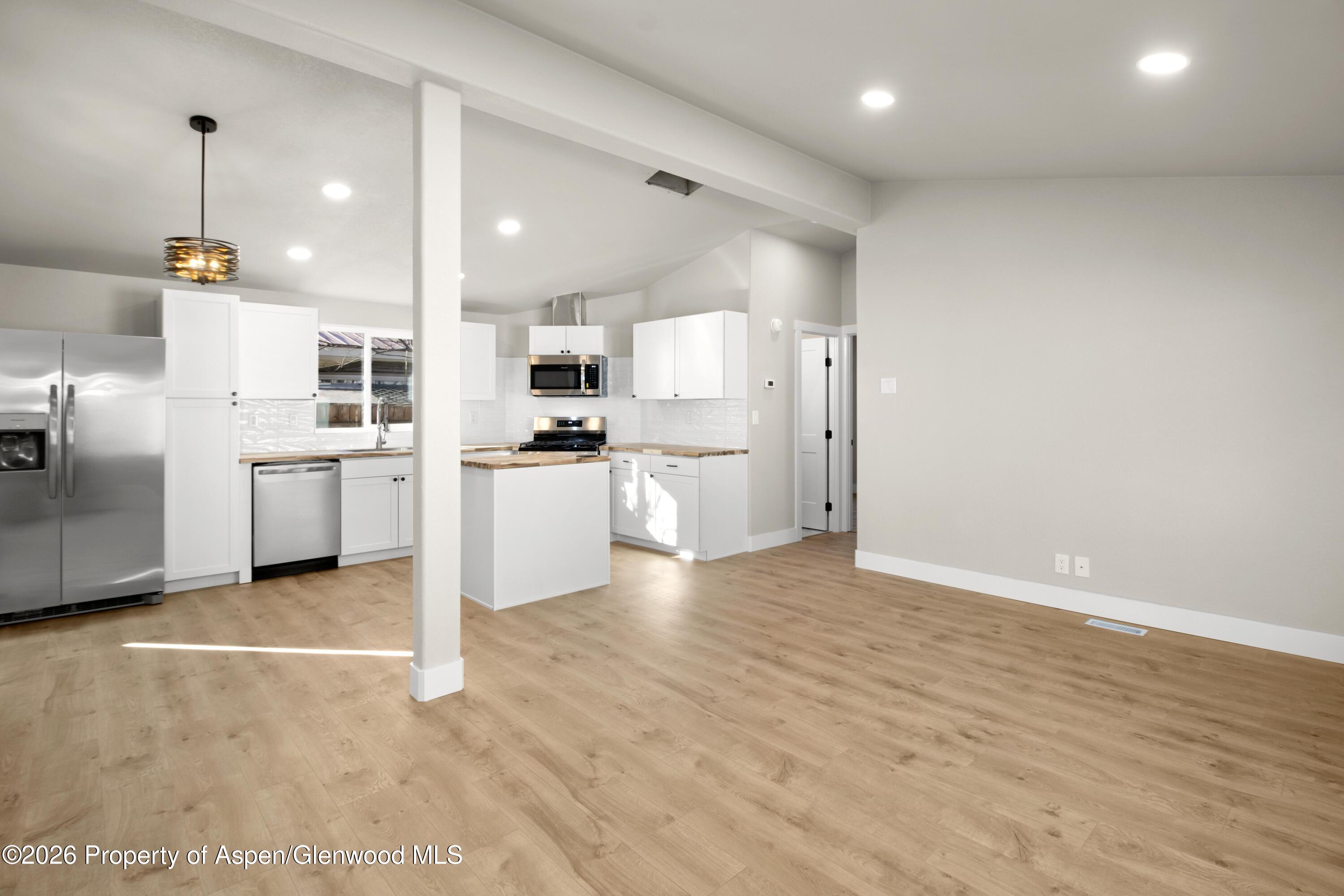 138 North 7th Street New Castle, CO 81647 - Photo 4 of 22 11