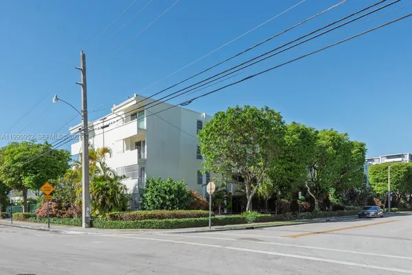 $599,000 | 5838 Southwest 74th Terrace, Unit 314, South Miami, FL 33143
