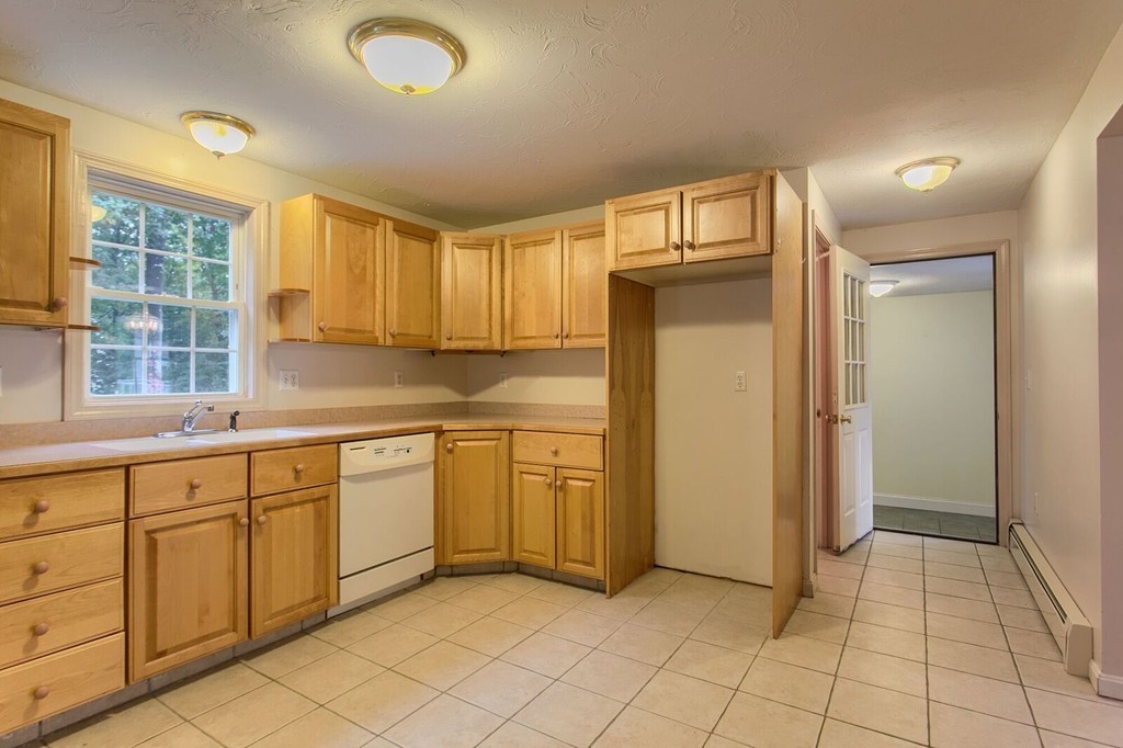 78 Kyle Road Fitchburg, MA 01420 - Photo 13 of 30 Gallery Image 13