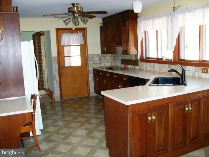 4585 Painted Sky Road Reading, PA 19606 - Photo 8 of 22 Gallery Image 8