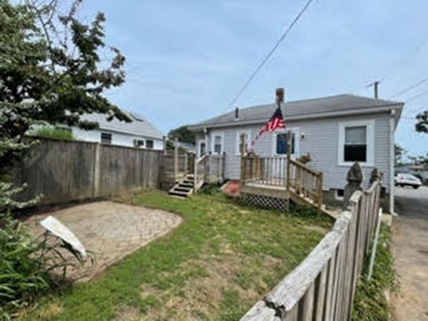 44 Riverbank Road Quincy, MA 02169 - Photo 4 of 15 Gallery Image 4