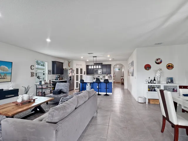 $2,900 | 1767 Southwest Bellevue Avenue, Port St. Lucie, FL 34953