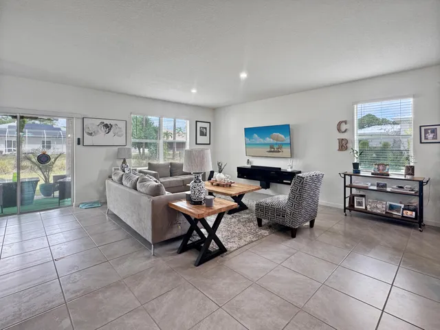 $2,900 | 1767 Southwest Bellevue Avenue, Port St. Lucie, FL 34953