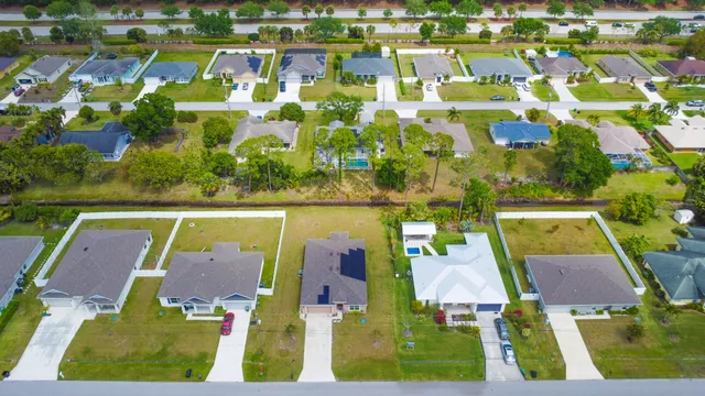 $2,900 | 1767 Southwest Bellevue Avenue, Port St. Lucie, FL 34953