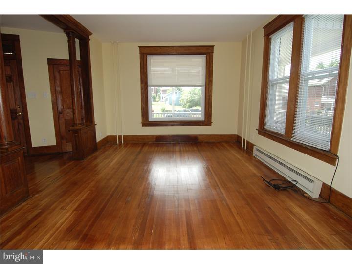 115 Crestmont Street Reading, PA 19611 - Photo 2 of 18