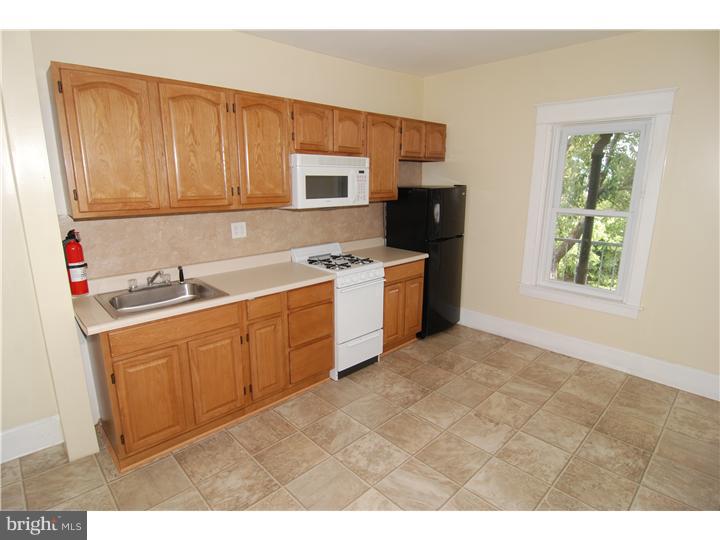 115 Crestmont Street Reading, PA 19611 - Photo 11 of 18