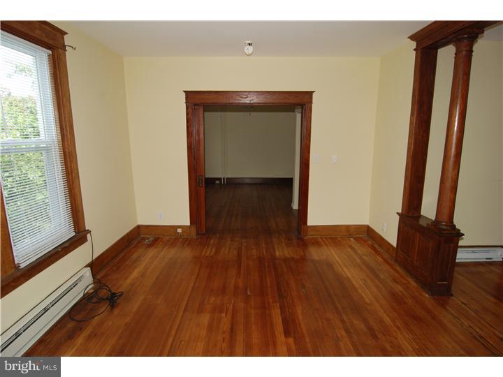 115 Crestmont Street Reading, PA 19611 - Photo 3 of 18