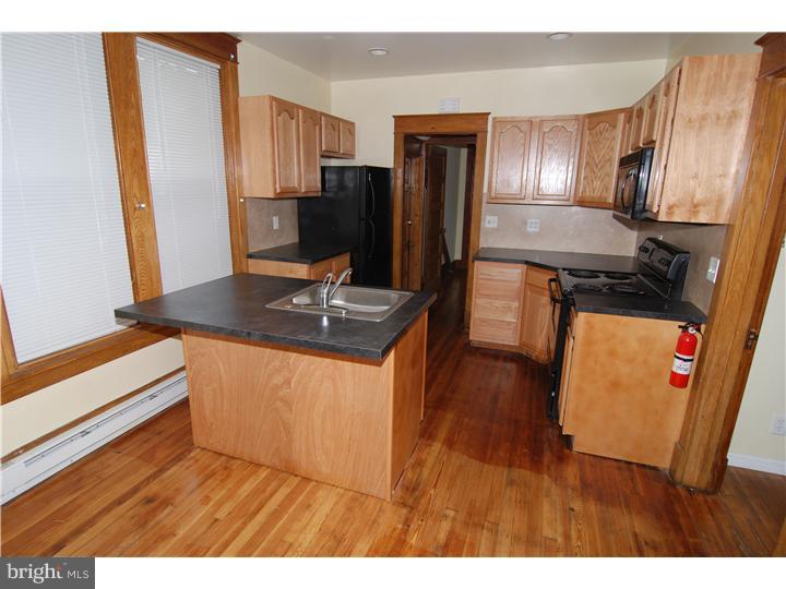 115 Crestmont Street Reading, PA 19611 - Photo 5 of 18