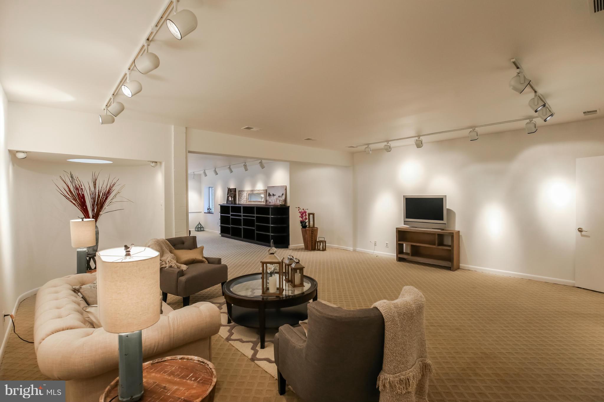 625 Potomac River Road McLean, VA 22102 - Photo 19 of 30 Bedroom