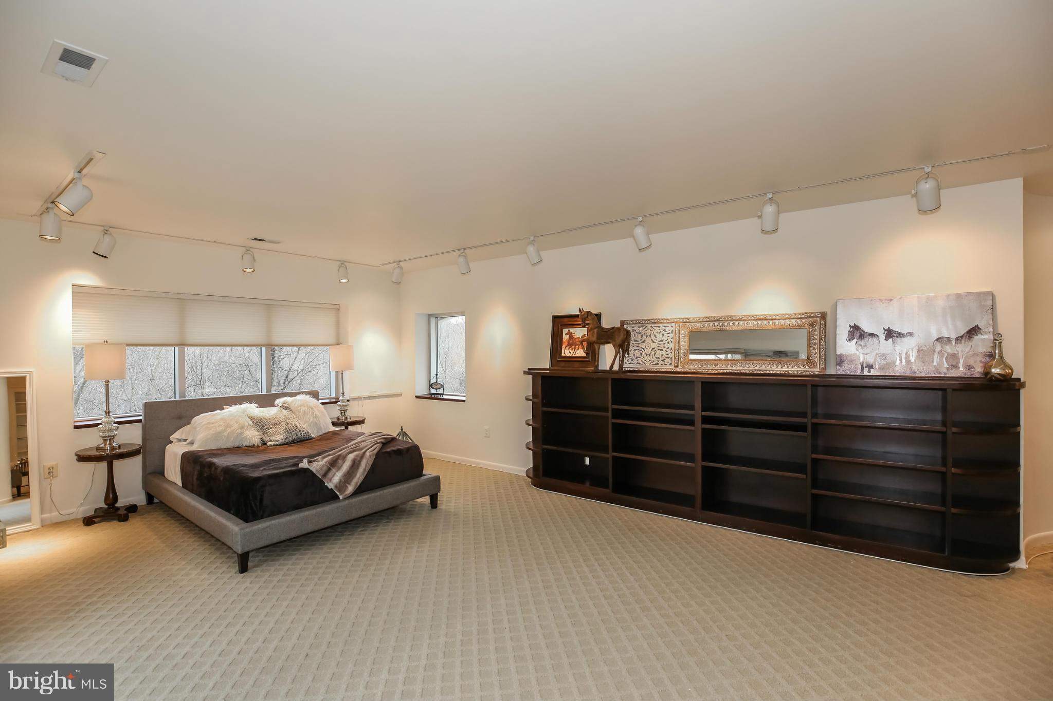 625 Potomac River Road McLean, VA 22102 - Photo 20 of 30 Bedroom (Master)