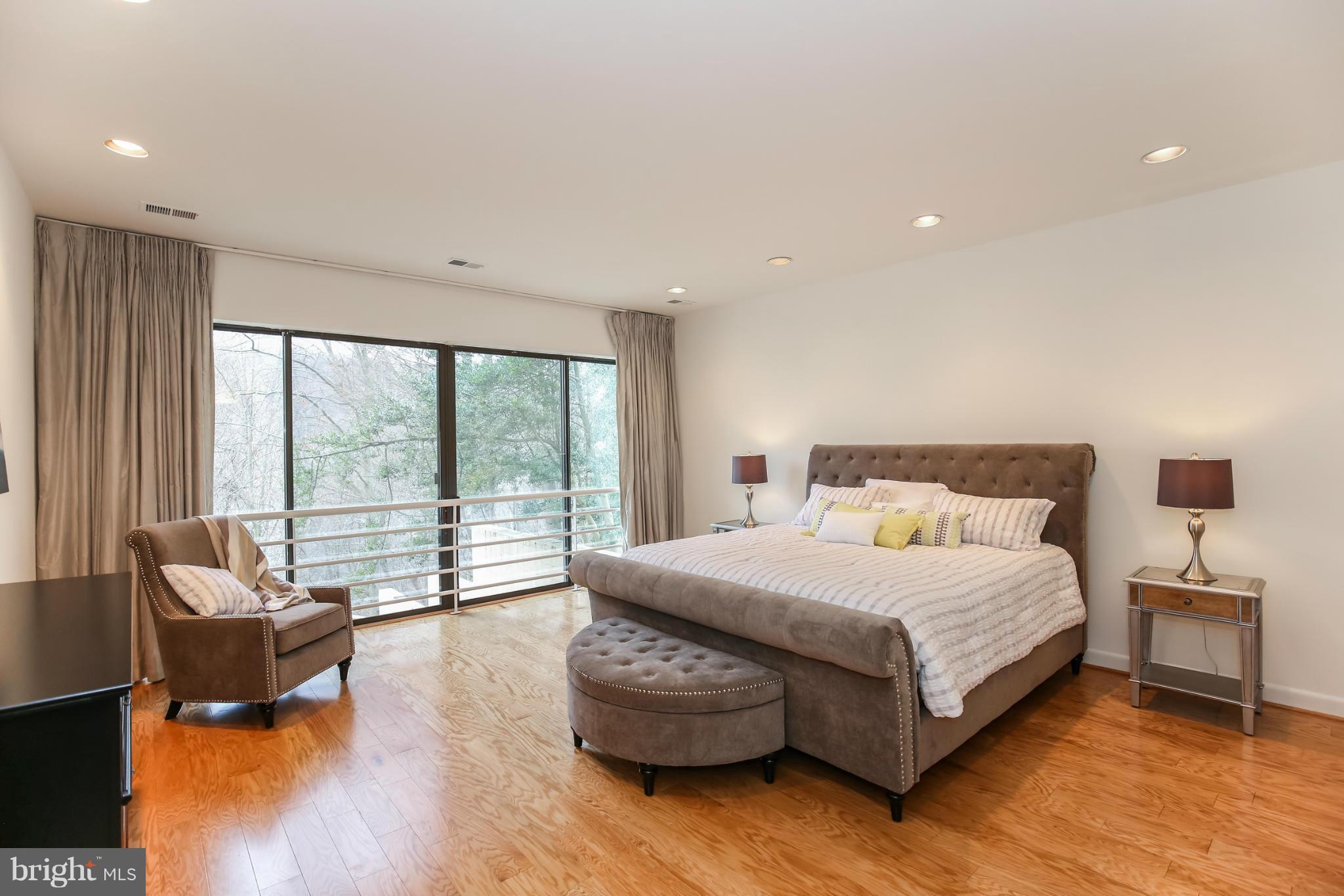 625 Potomac River Road McLean, VA 22102 - Photo 22 of 30 Bedroom (Master)