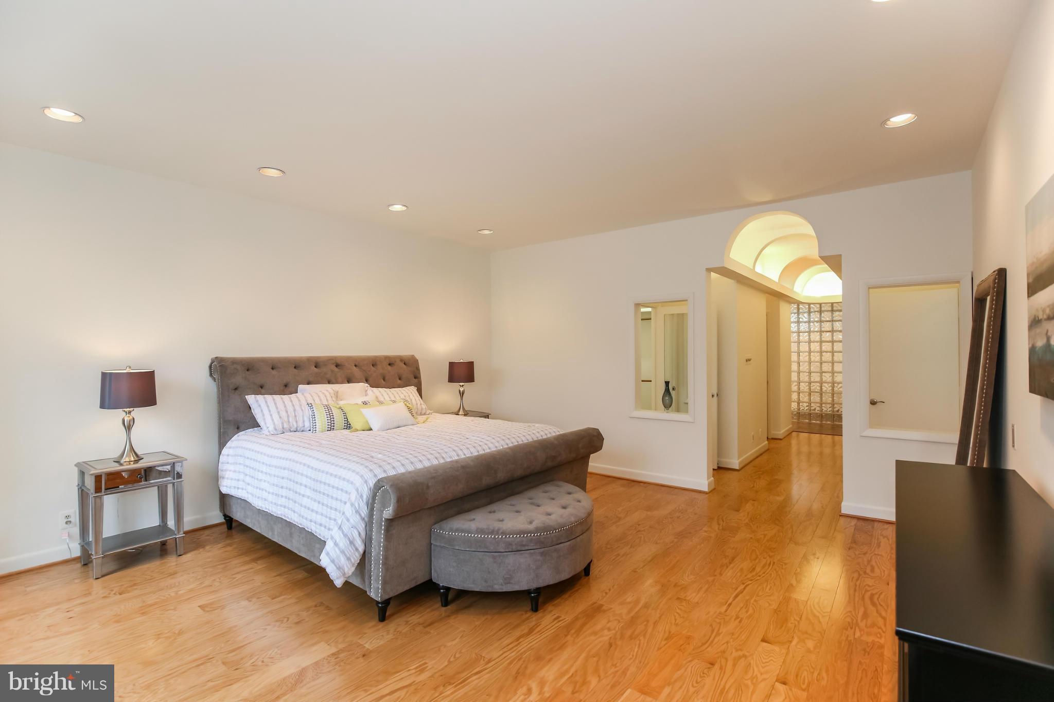 625 Potomac River Road McLean, VA 22102 - Photo 23 of 30 Bedroom (Master)