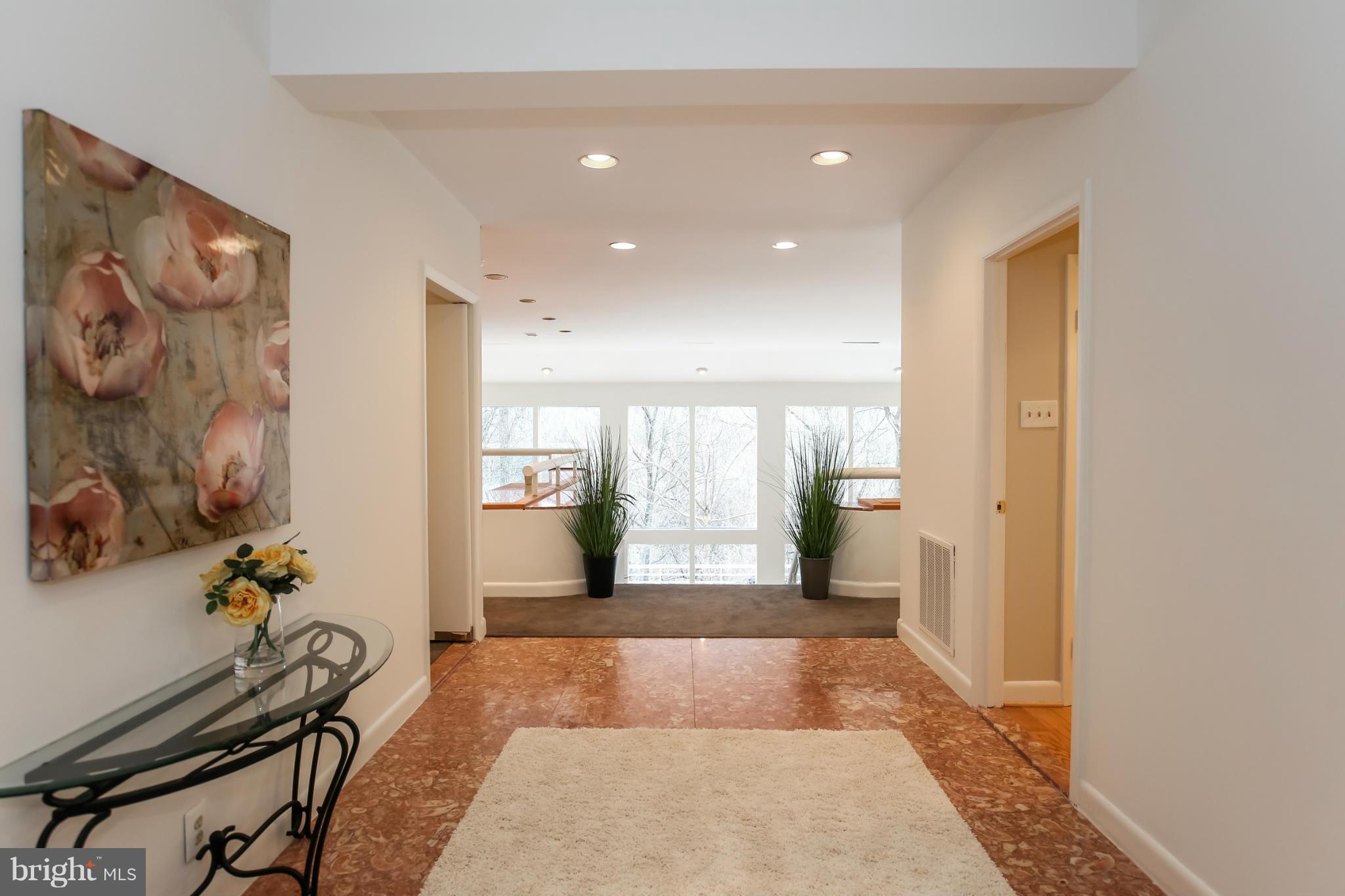 625 Potomac River Road McLean, VA 22102 - Photo 5 of 30 Interior (General)