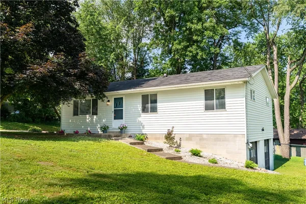$234,900 | 2992 Walbridge Drive, Akron, OH 44319