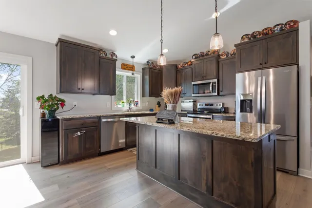 $440,000 | 901 Winsome Way Northeast, Isanti, MN 55040