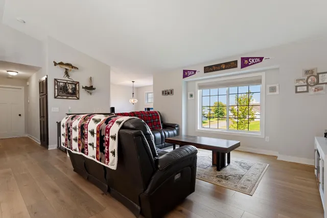 $440,000 | 901 Winsome Way Northeast, Isanti, MN 55040