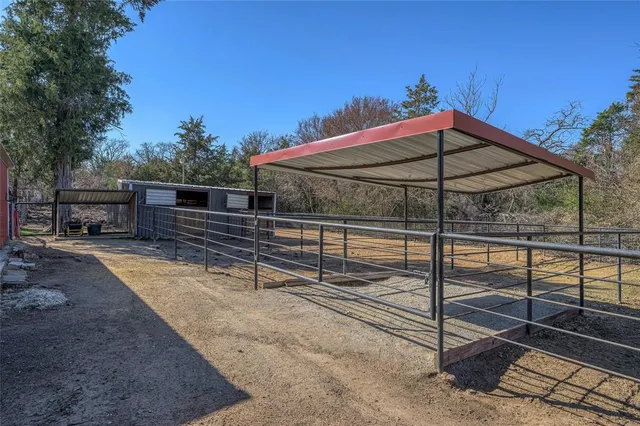 $585,000 | 9401 Farm To Market Road 678, Gainesville, TX 76240