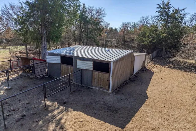 $585,000 | 9401 Farm To Market Road 678, Gainesville, TX 76240