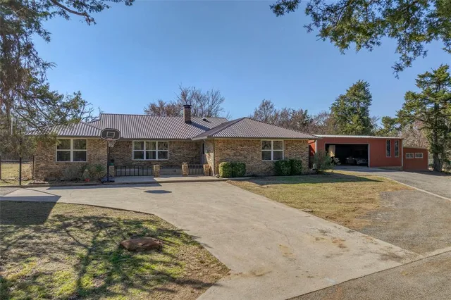 $585,000 | 9401 Farm To Market Road 678, Gainesville, TX 76240