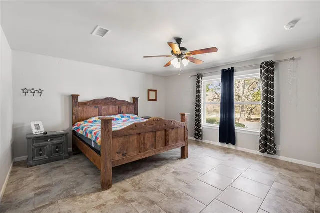 $585,000 | 9401 Farm To Market Road 678, Gainesville, TX 76240