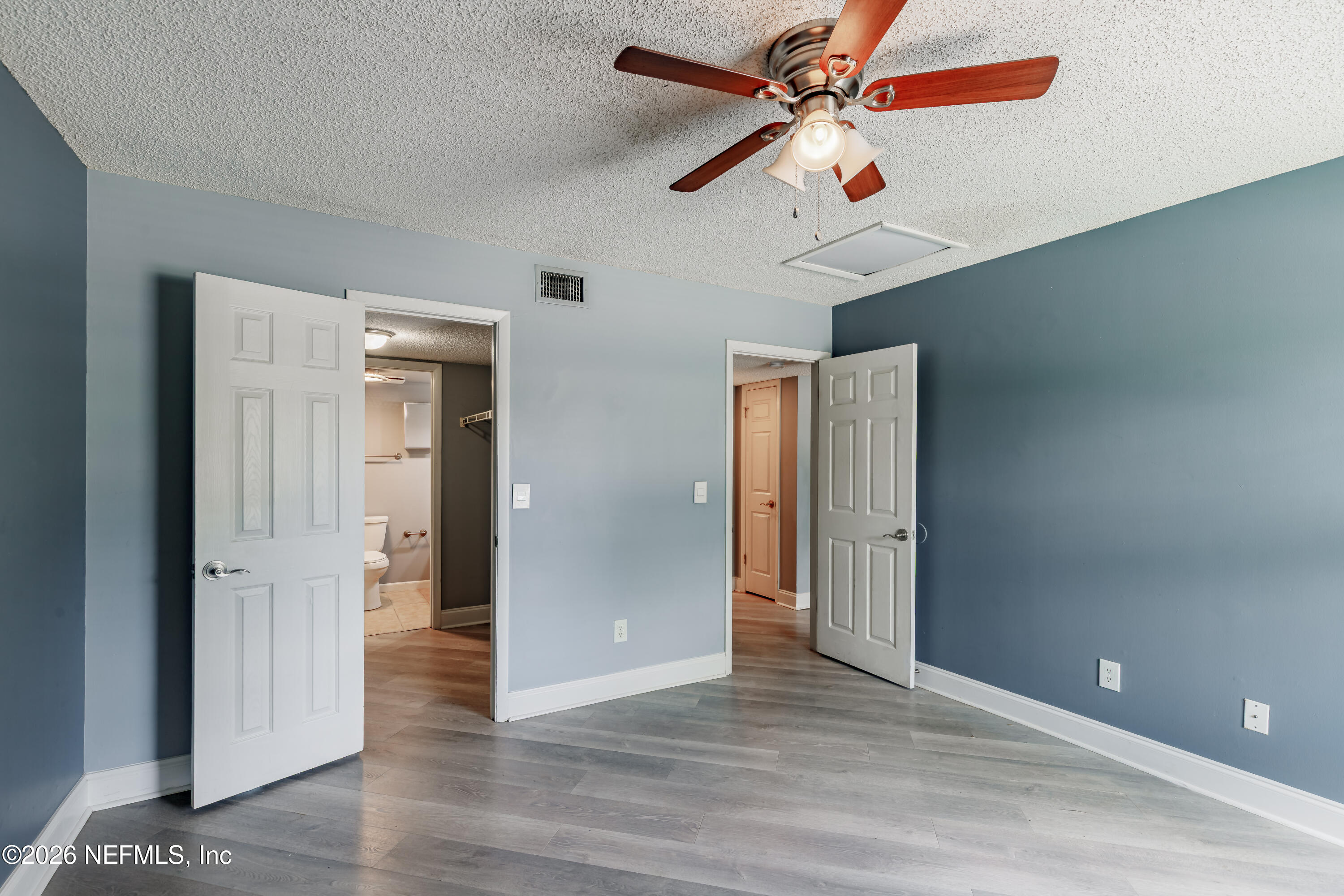 3737 Loretto Road, Unit 905 Jacksonville, FL 32223 - Photo 20 of 28 Primary 3rd View to Attached Bath