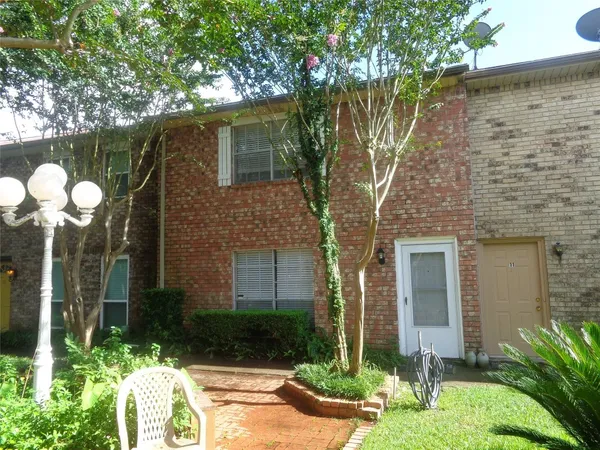 $1,250 | 1403 Blalock Road, Unit 12, Houston, TX 77055