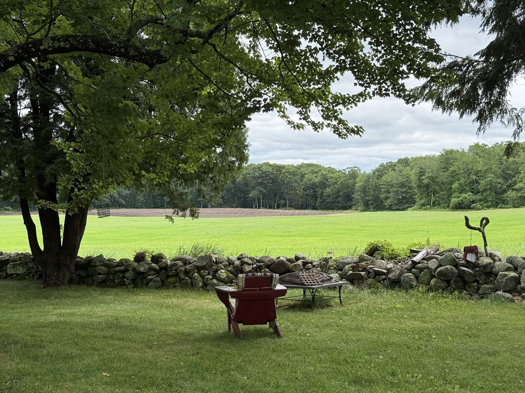 134 Barker Hill Road Townsend, MA 01469 - Photo 3 of 37