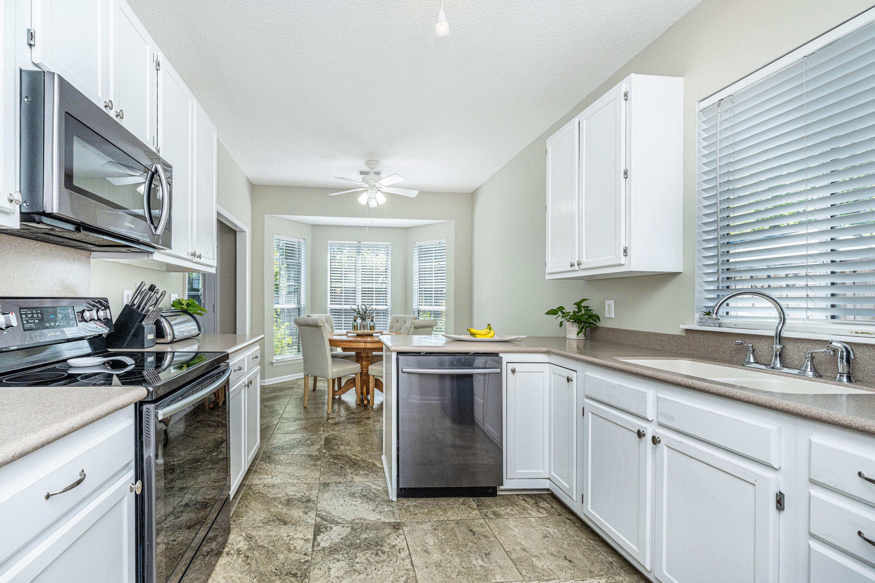 1900 Treebark Drive Charleston, SC 29414 - Photo 16 of 38 1900TreebarkDr16