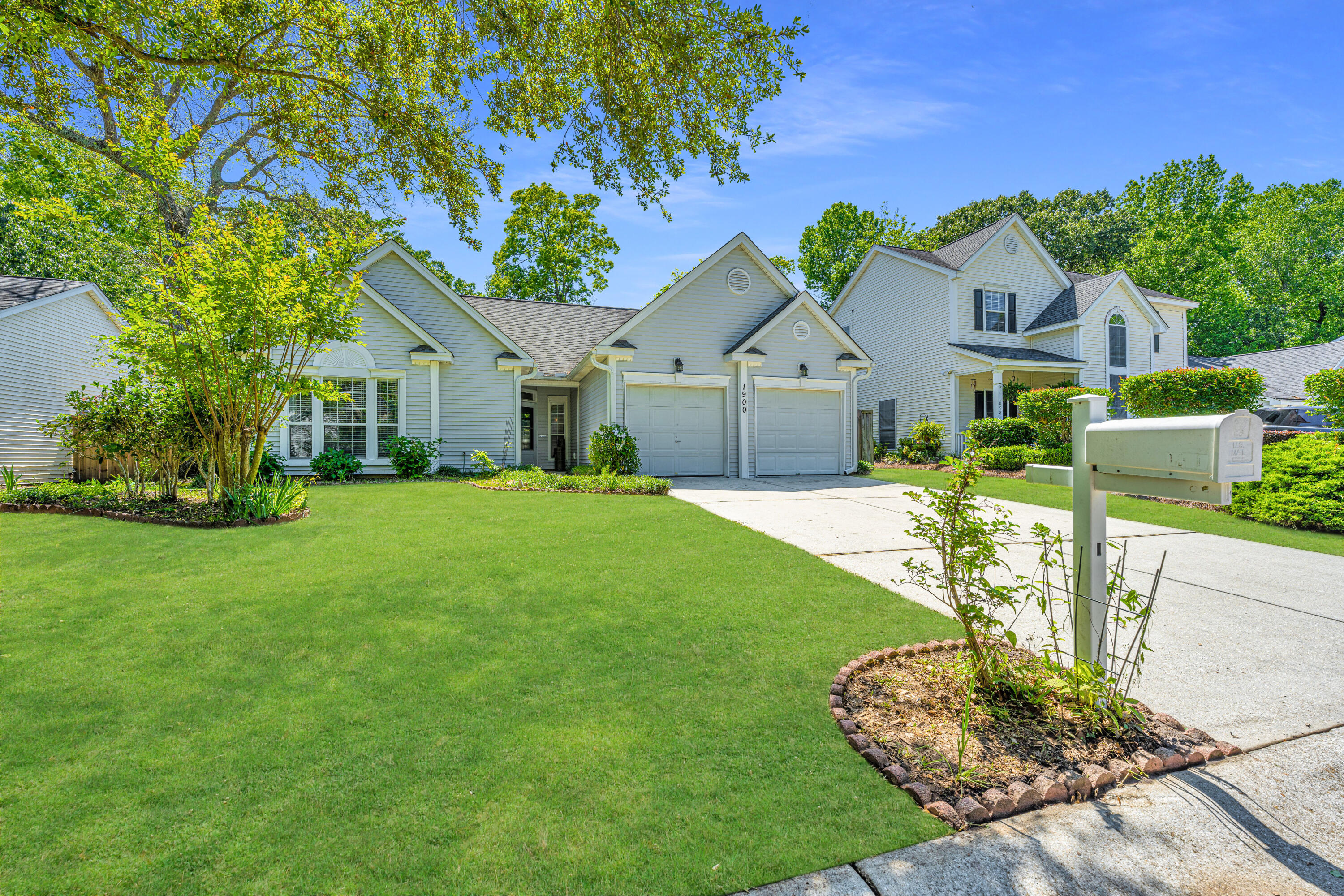 1900 Treebark Drive Charleston, SC 29414 - Photo 2 of 38 1900TreebarkDr02