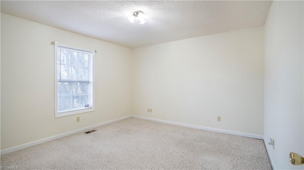 111 Seward Avenue High Point, NC 27265 - Photo 8 of 20