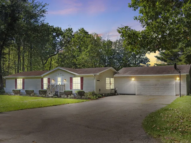 $850,000 | 9411 North Maple Hill Road, Howard City, MI 49329