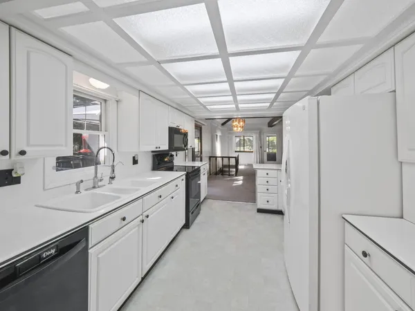 $850,000 | 9411 North Maple Hill Road, Howard City, MI 49329