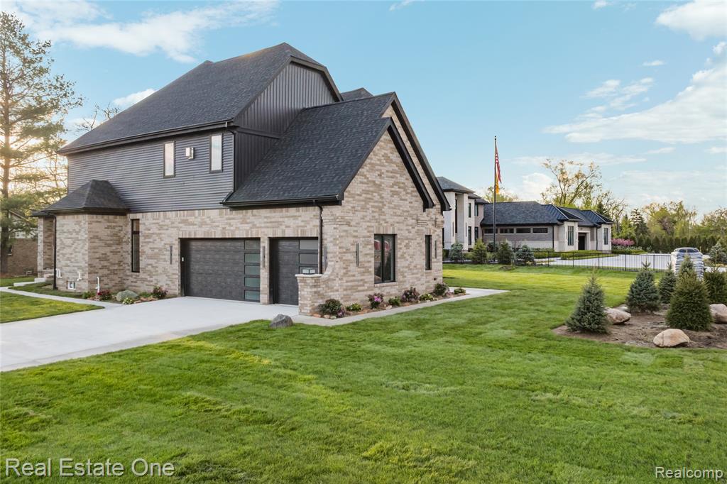 5321 Rochester Road Troy, MI 48085 - Photo 3 of 73
