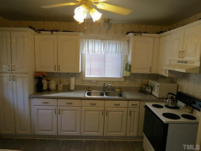 1917 Hadley Road Raleigh, NC 27610 - Photo 11 of 11 Kitchen