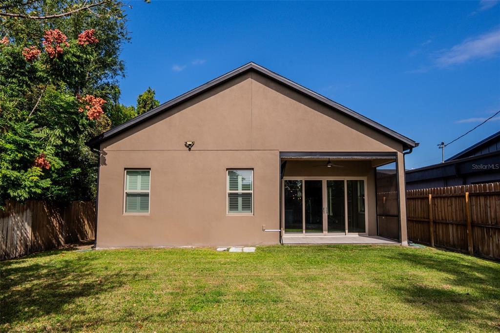 2514 Shannon Road Orlando, FL 32806 - Photo 52 of 53 a view of a backyard of the house