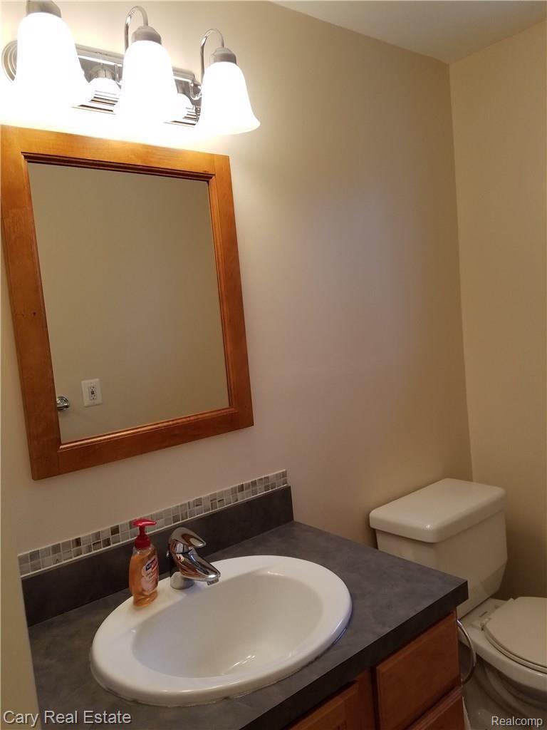 636 West Baker Road Highland, MI 48357 - Photo 20 of 22 20170302_161046.jpg