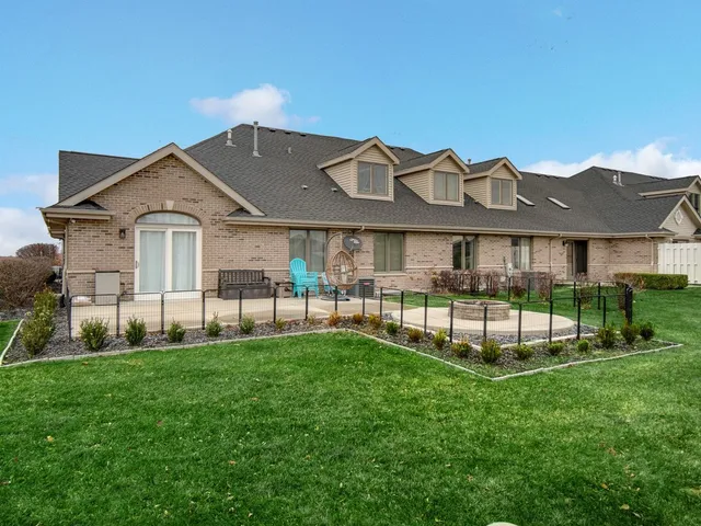 $459,900 | 2122 Sky Harbor Drive, New Lenox, IL 60451