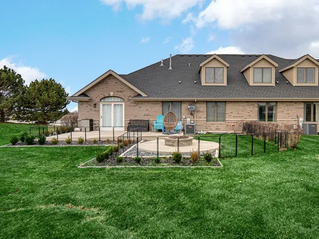 $459,900 | 2122 Sky Harbor Drive, New Lenox, IL 60451