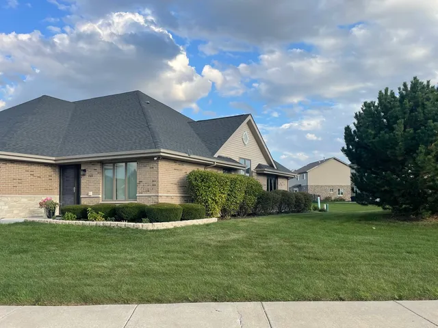 $459,900 | 2122 Sky Harbor Drive, New Lenox, IL 60451