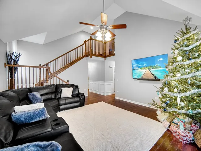 $459,900 | 2122 Sky Harbor Drive, New Lenox, IL 60451