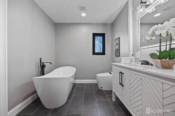 a view of entrance door of the house