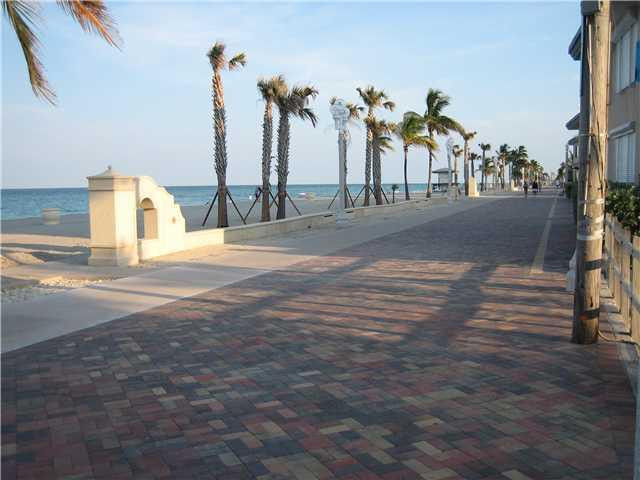 3400 North Surf Road, Unit 3 Hollywood, FL 33019 - Photo 1 of 10 Yard/Garden